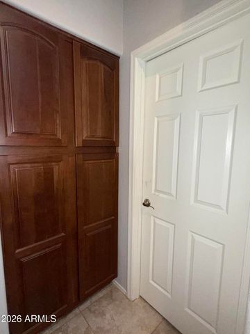 10709 E KNOWLES Avenue, Mesa, AZ 85209