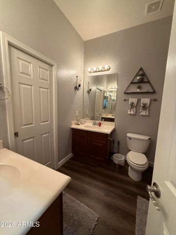 10709 E KNOWLES Avenue, Mesa, AZ 85209