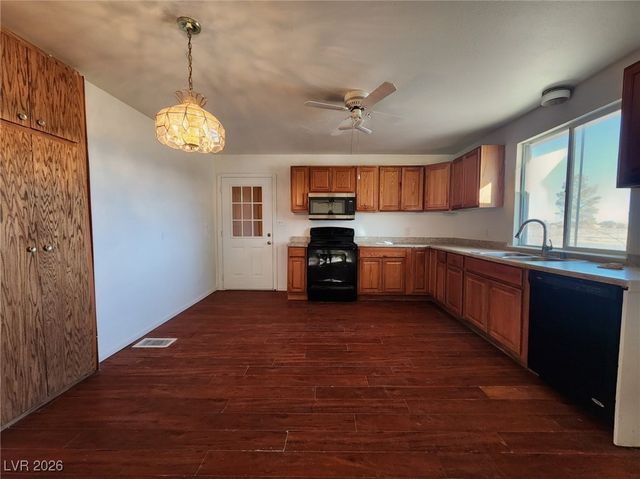 2640 Tough Girl Road, Pahrump, NV 89060