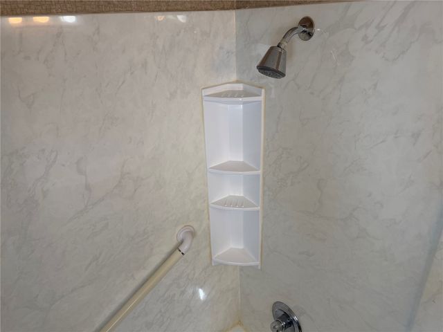 393 9th Ave, Marion, IA 52302