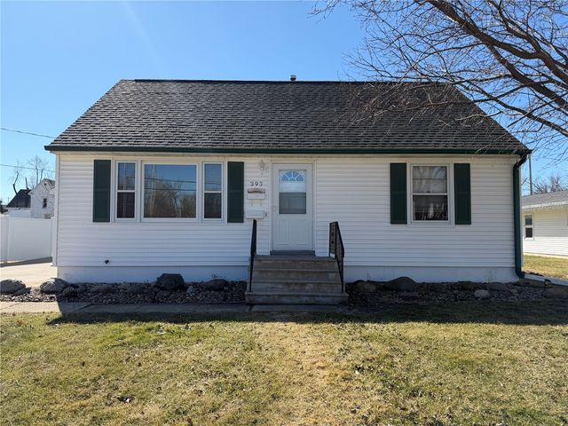 393 9th Ave, Marion, IA 52302