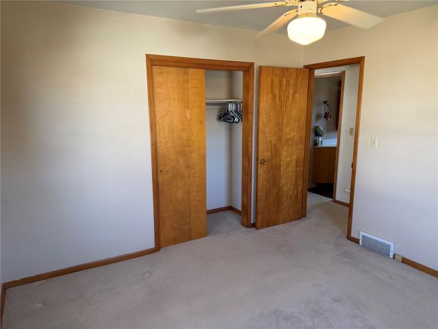 393 9th Ave, Marion, IA 52302