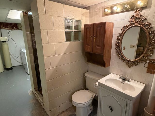 393 9th Ave, Marion, IA 52302