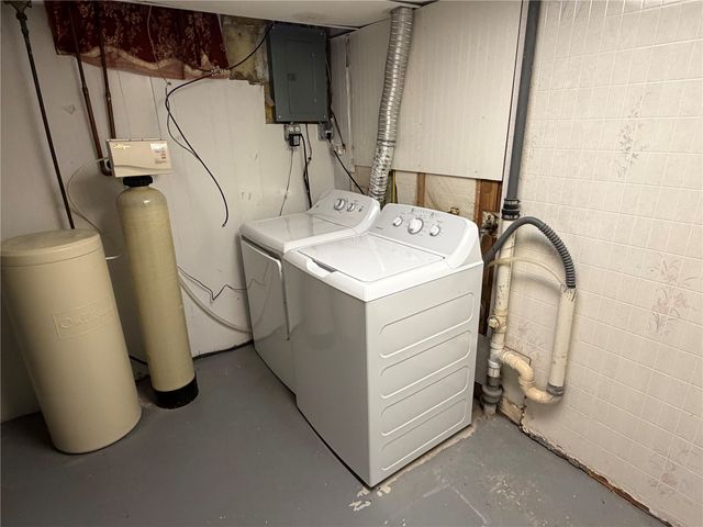 393 9th Ave, Marion, IA 52302