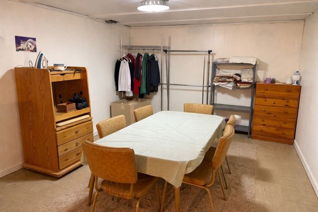 393 9th Ave, Marion, IA 52302