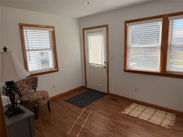 393 9th Ave, Marion, IA 52302