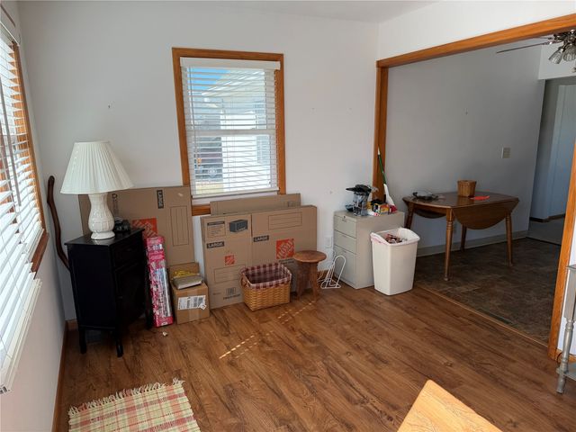 393 9th Ave, Marion, IA 52302