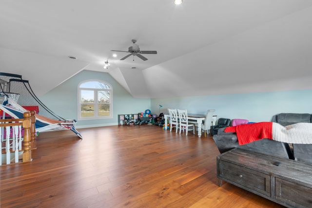 1600 Oakdale Rd, Westmoreland, TN 37186