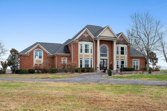 1600 Oakdale Rd, Westmoreland, TN 37186