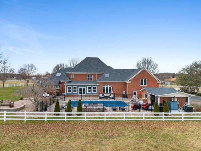 1600 Oakdale Rd, Westmoreland, TN 37186
