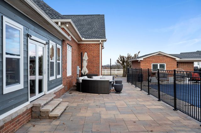 1600 Oakdale Rd, Westmoreland, TN 37186