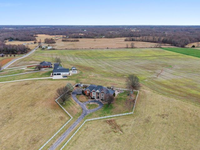 1600 Oakdale Rd, Westmoreland, TN 37186