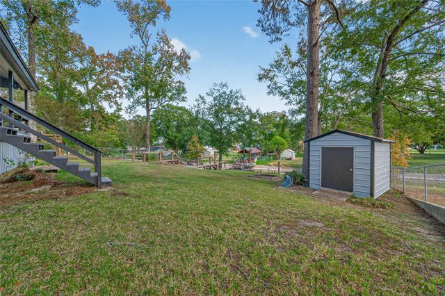 617 Gov Wood Drive, Point Blank, TX 77364