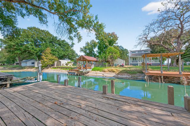 617 Gov Wood Drive, Point Blank, TX 77364