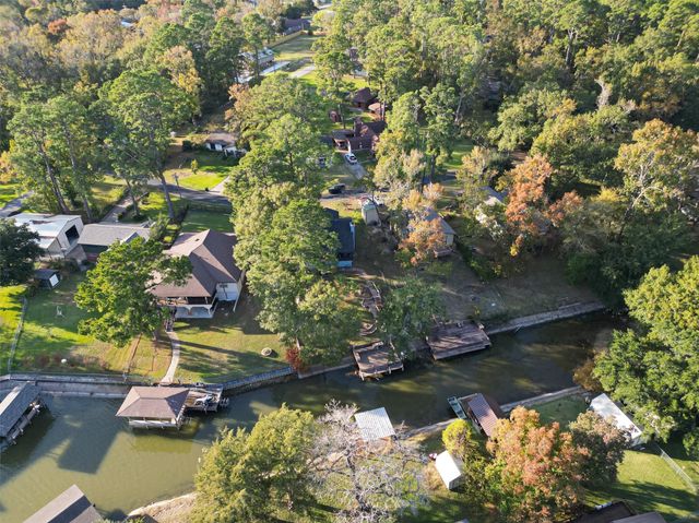 617 Gov Wood Drive, Point Blank, TX 77364