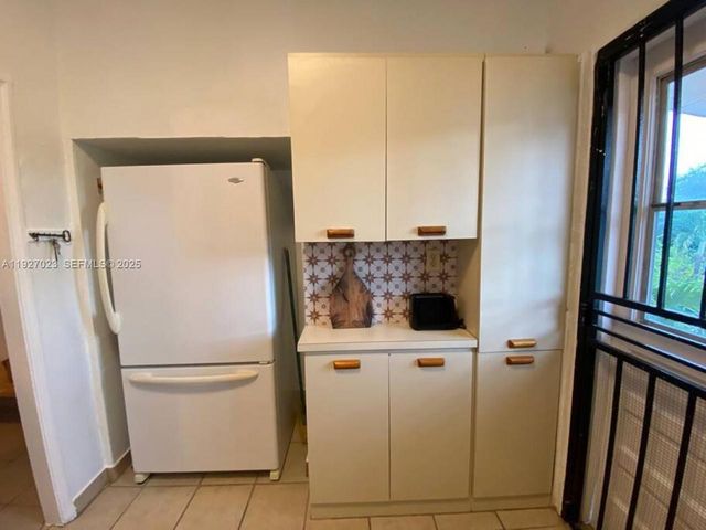 1872 SW 9th Street, Miami, FL 33135