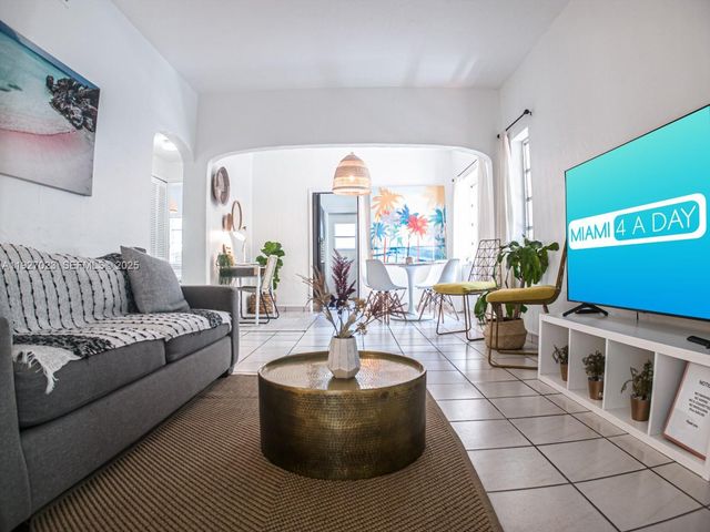 1872 SW 9th Street, Miami, FL 33135