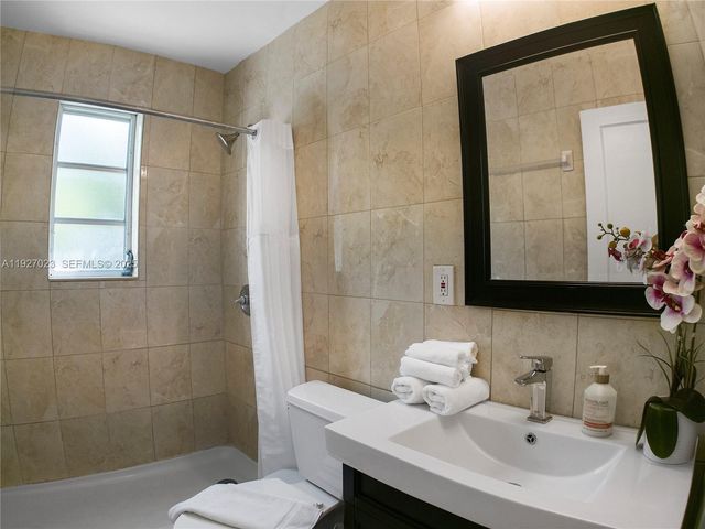 1872 SW 9th Street, Miami, FL 33135