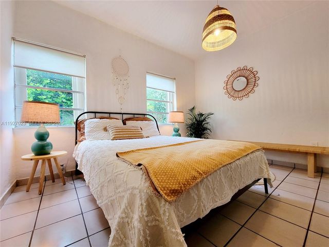 1872 SW 9th Street, Miami, FL 33135