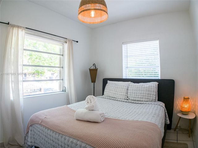 1872 SW 9th Street, Miami, FL 33135