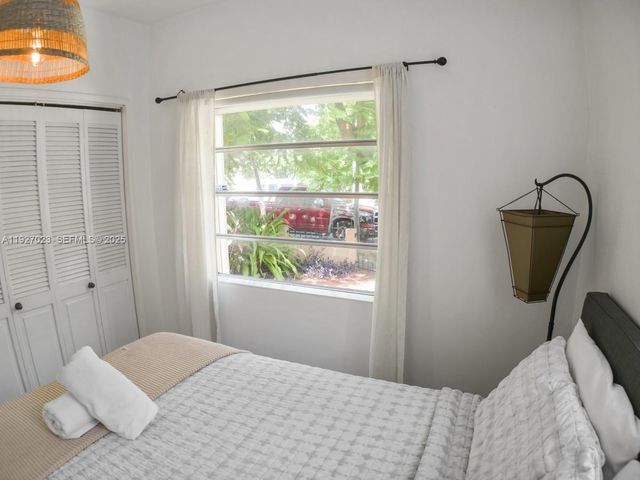 1872 SW 9th Street, Miami, FL 33135