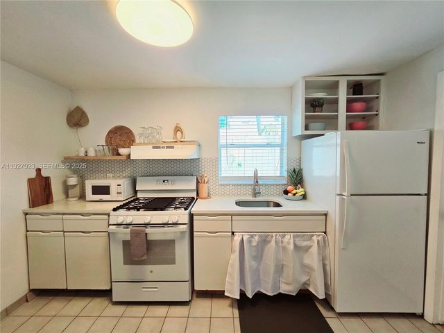 1872 SW 9th Street, Miami, FL 33135