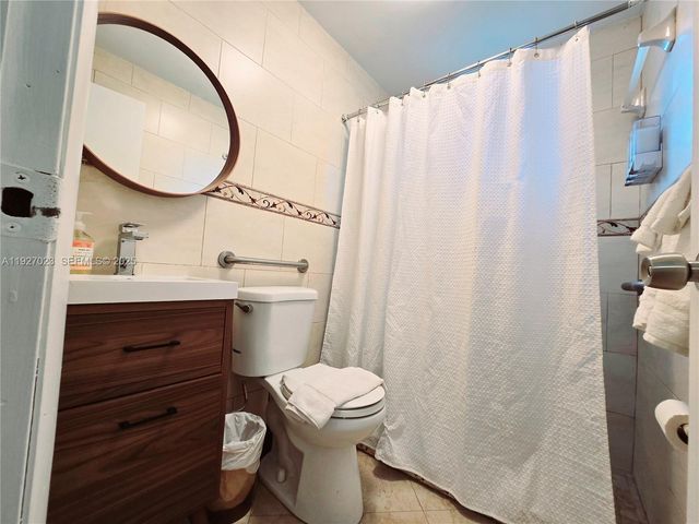 1872 SW 9th Street, Miami, FL 33135