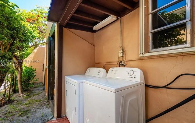 1872 SW 9th Street, Miami, FL 33135