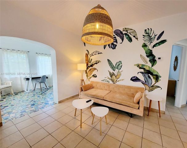 1872 SW 9th Street, Miami, FL 33135