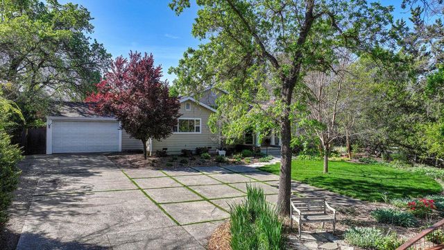 5216 Marione Dr, Carmichael, CA 95608