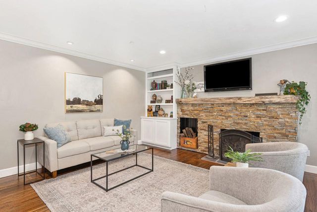 5216 Marione Dr, Carmichael, CA 95608