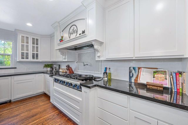 5216 Marione Dr, Carmichael, CA 95608