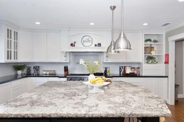 5216 Marione Dr, Carmichael, CA 95608