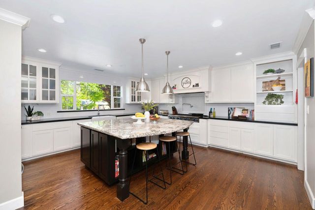 5216 Marione Dr, Carmichael, CA 95608