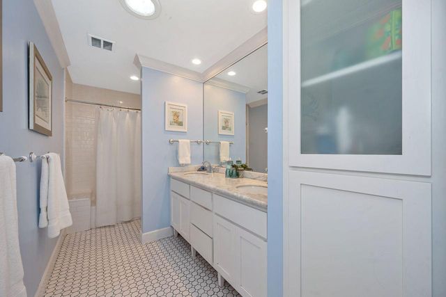 5216 Marione Dr, Carmichael, CA 95608