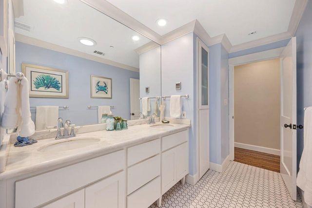 5216 Marione Dr, Carmichael, CA 95608