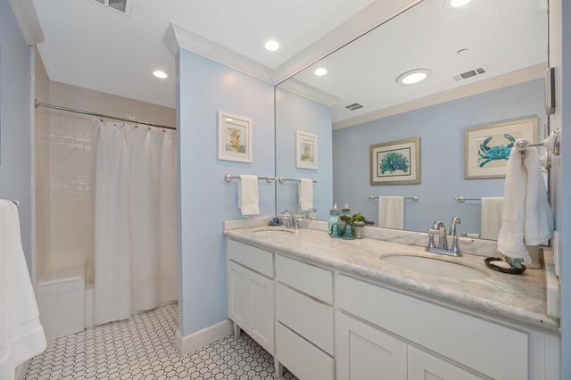 5216 Marione Dr, Carmichael, CA 95608