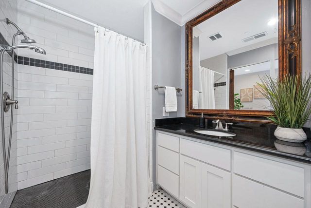 5216 Marione Dr, Carmichael, CA 95608