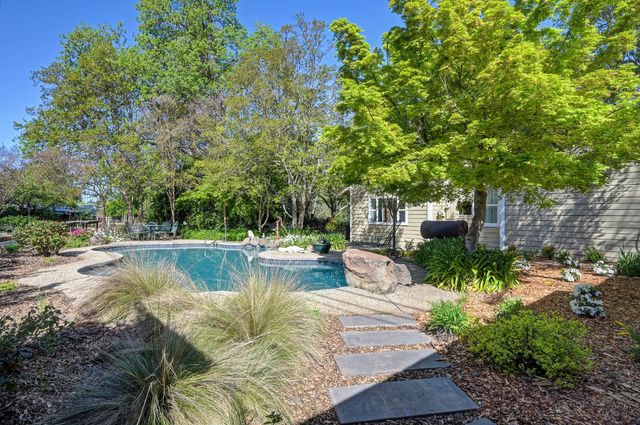 5216 Marione Dr, Carmichael, CA 95608