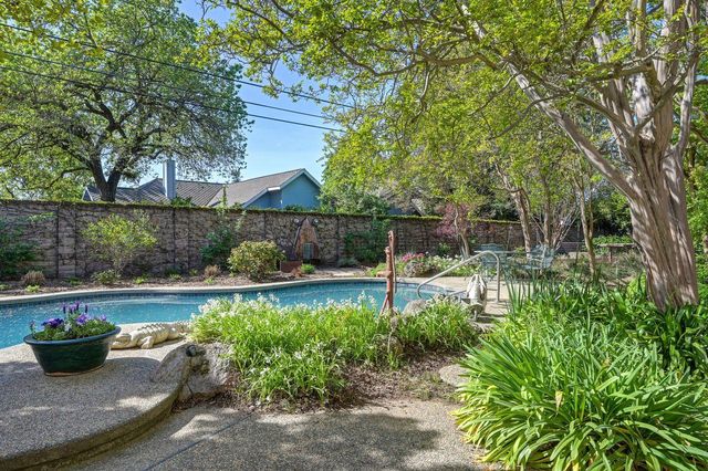 5216 Marione Dr, Carmichael, CA 95608