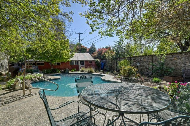 5216 Marione Dr, Carmichael, CA 95608