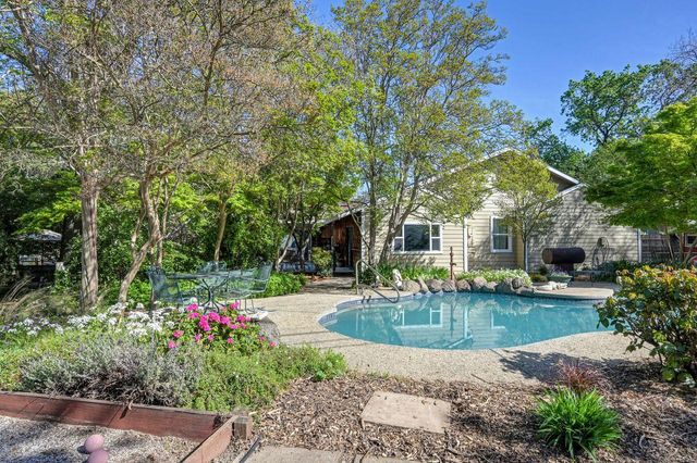 5216 Marione Dr, Carmichael, CA 95608