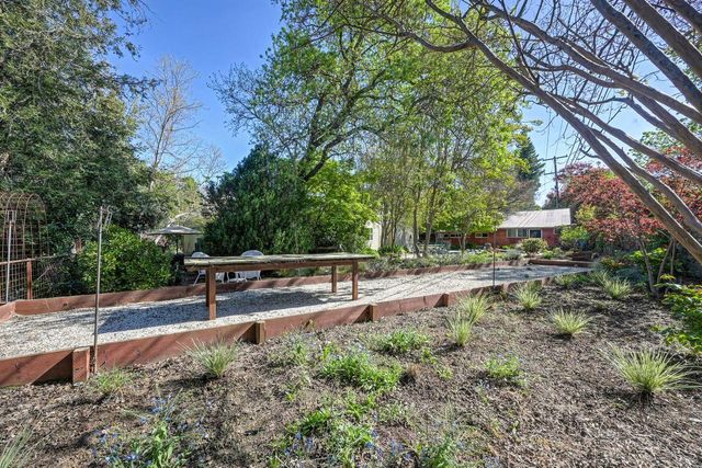 5216 Marione Dr, Carmichael, CA 95608