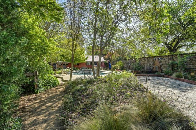 5216 Marione Dr, Carmichael, CA 95608