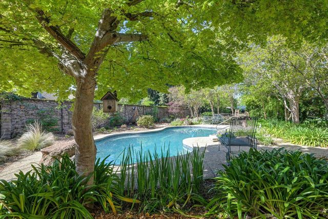 5216 Marione Dr, Carmichael, CA 95608