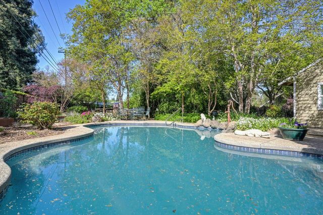 5216 Marione Dr, Carmichael, CA 95608