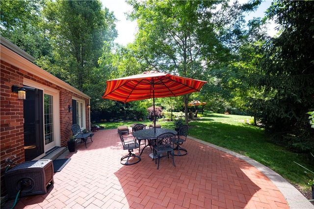 310 Wildberry Rd, Fox Chapel, PA 15238