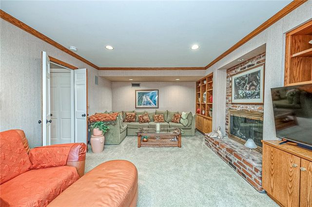 310 Wildberry Rd, Fox Chapel, PA 15238