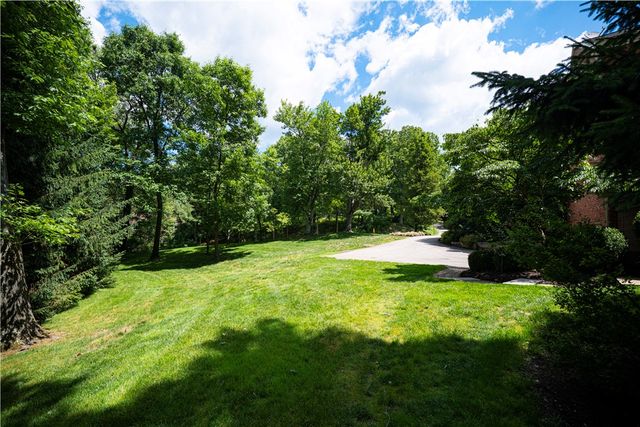310 Wildberry Rd, Fox Chapel, PA 15238