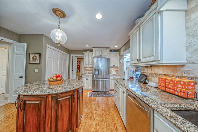 310 Wildberry Rd, Fox Chapel, PA 15238